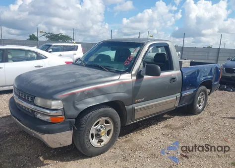 2000 Chevrolet Silverado 1500 z USA, uszkodzony, nr VIN 1GCEC14W1YZ298647